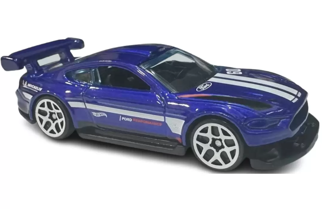 Custom 18 Ford Mustang GT
