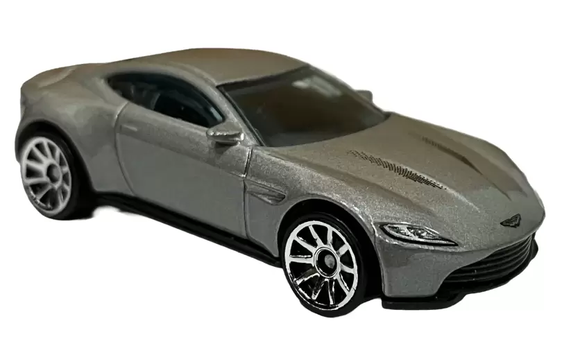 Aston Martin DB10